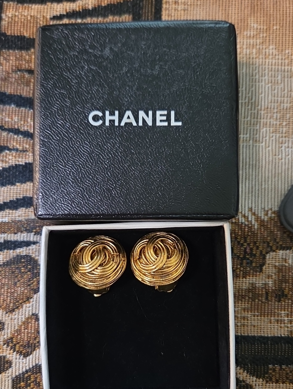 CHANEL Gold-Tone Twisted Rope Camellia Clip Earrings - Picture 2 of 5